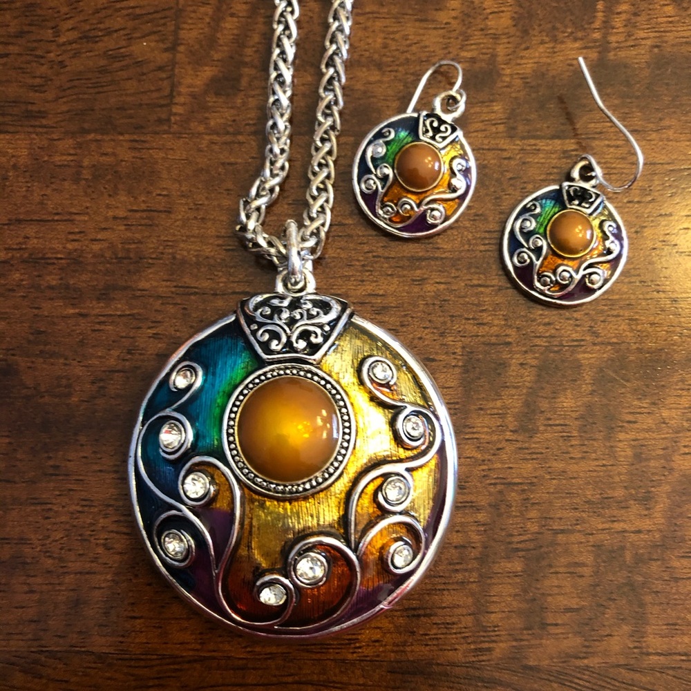 Beautiful Corful Neclace & Earrings Soutwest Boho